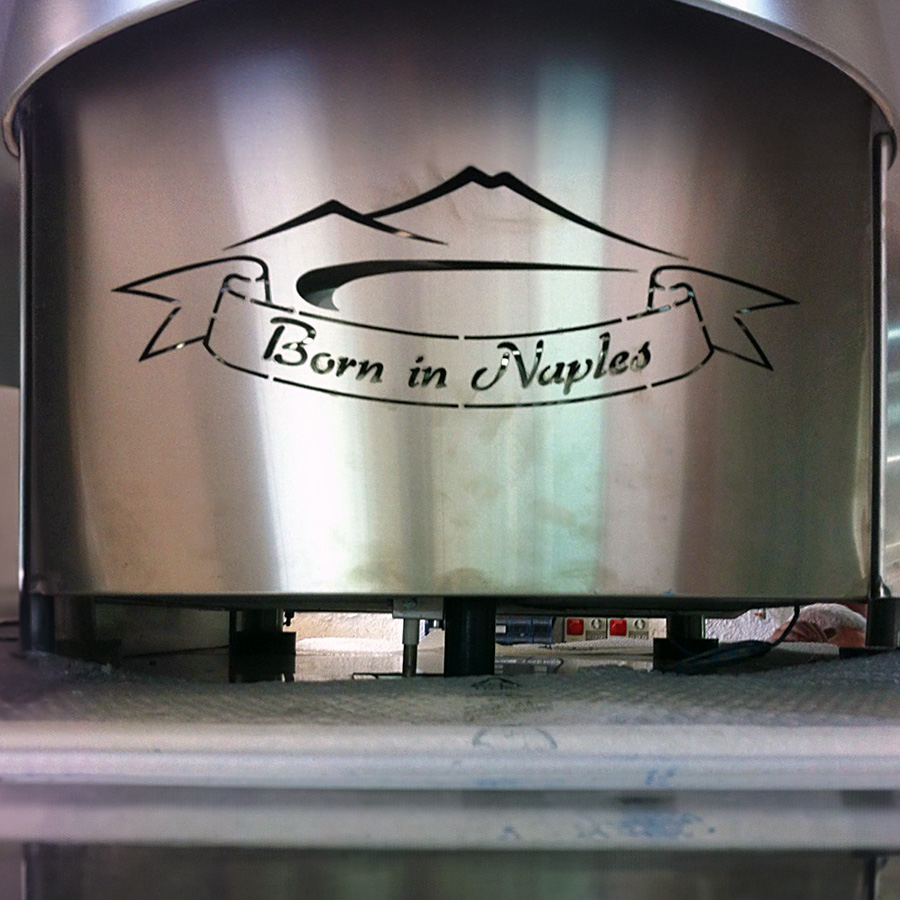 Azienda di pizzerie su Ape Piaggio BORN IN NAPLES