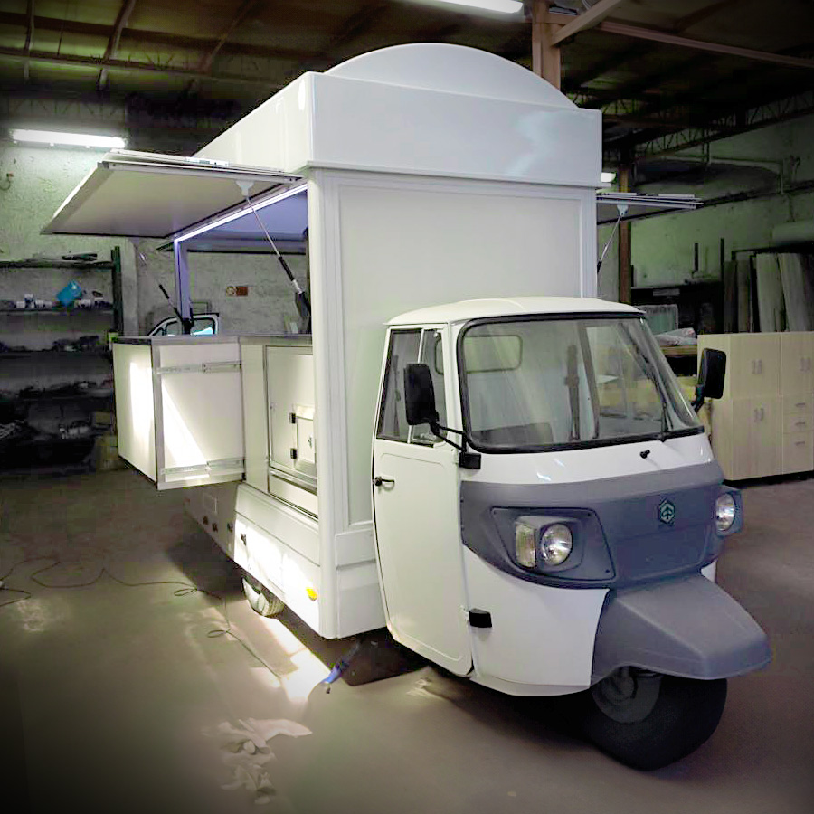 Azienda di pizzerie su Ape Piaggio BORN IN NAPLES